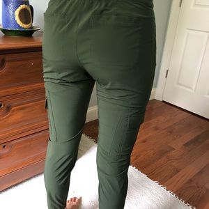 Athleta, Size 4 Olive Cargos
